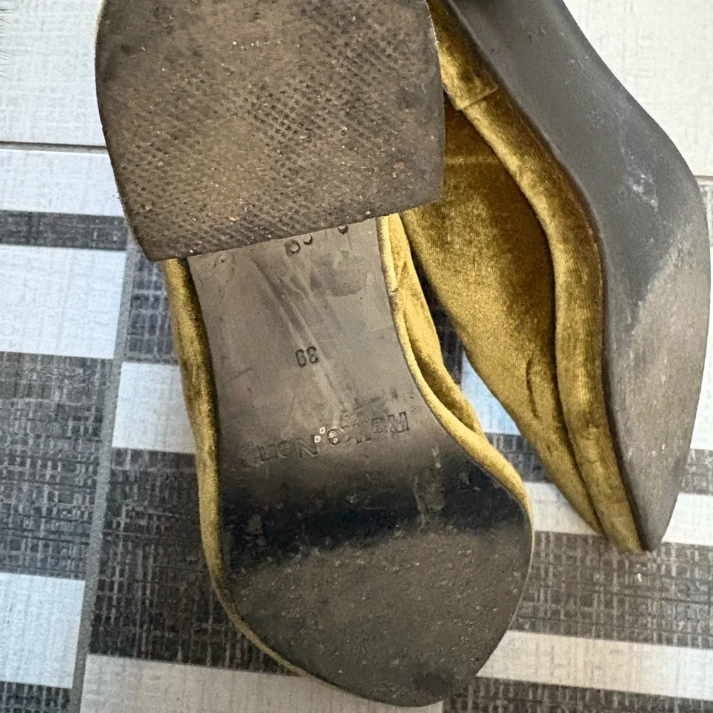 INTENTIONALLY BLANK Green Heeled Boots with Chunky Heel and Pointed Toe - Picture 4 of 5